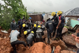 Mumbai Landslide: मुंबई से सटे वसई में लैंड स्लाइड, कई लोगों के दबे होने की आशंका